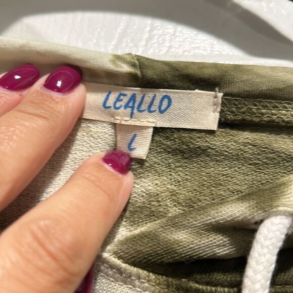 Leallo Hoodie Sweatshirt, Size Large - Picture 6 of 7